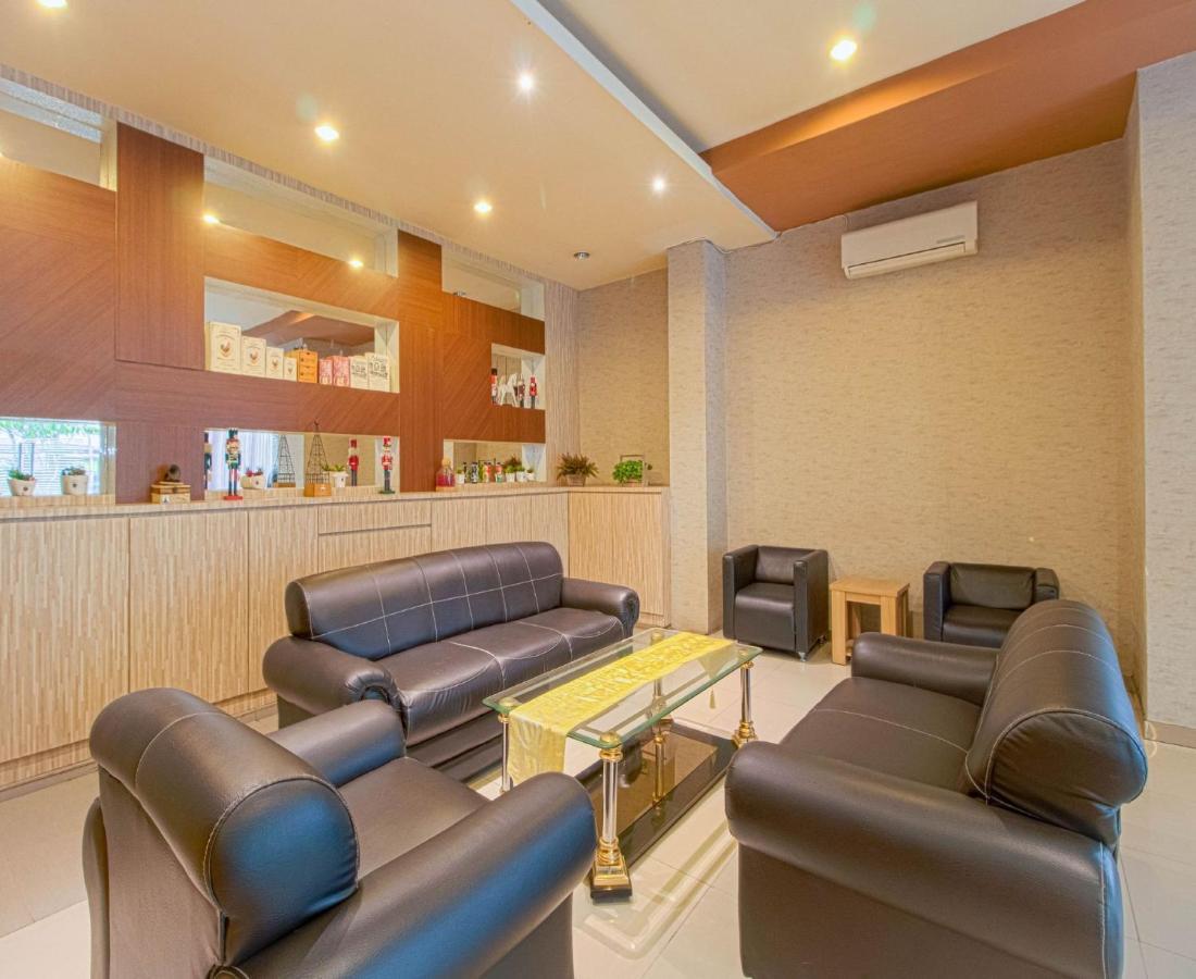 Putra Mulia Hotel Medan Exterior photo