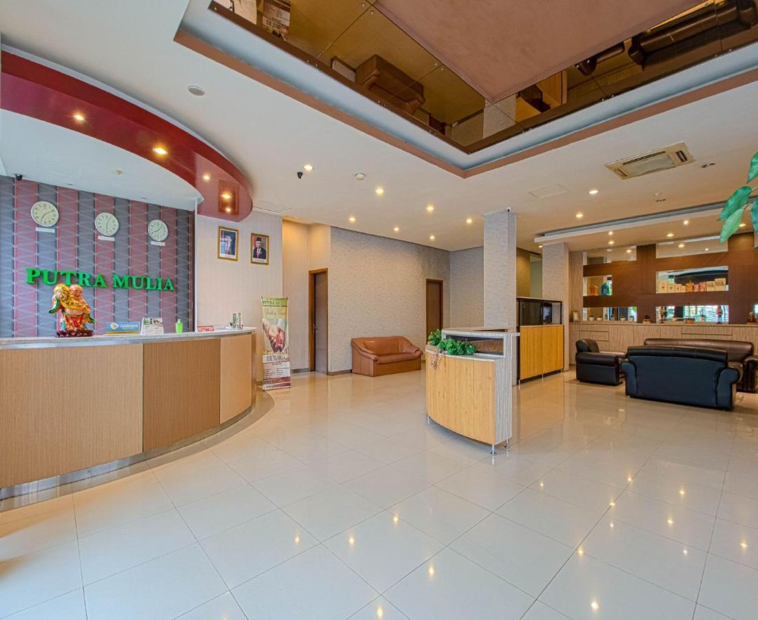 Putra Mulia Hotel Medan Exterior photo